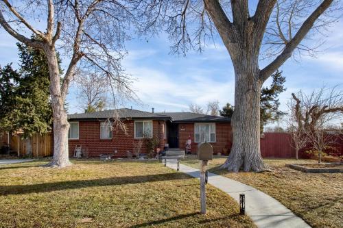 North Alameda House | The Gem of Lakewood!