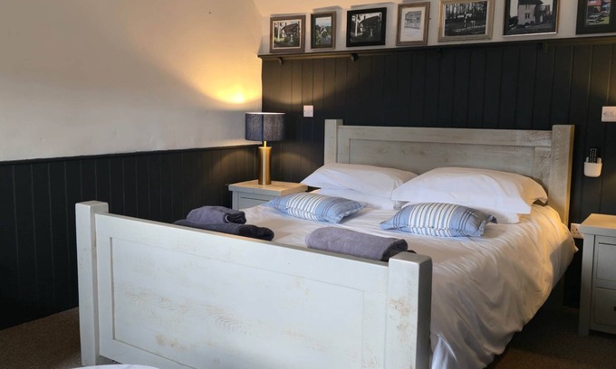 Shipley House | The George & Dragon Pub - The Hayloft