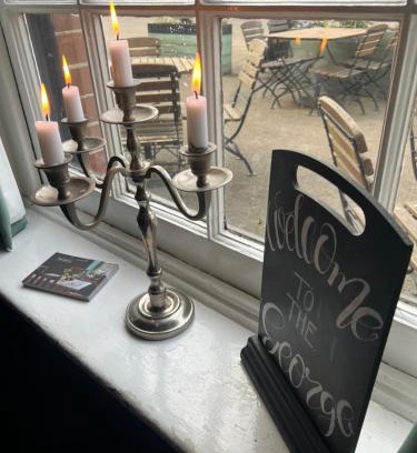 Waterlooville Other | The George Inn, 20-25 mins from Goodwood FoS
