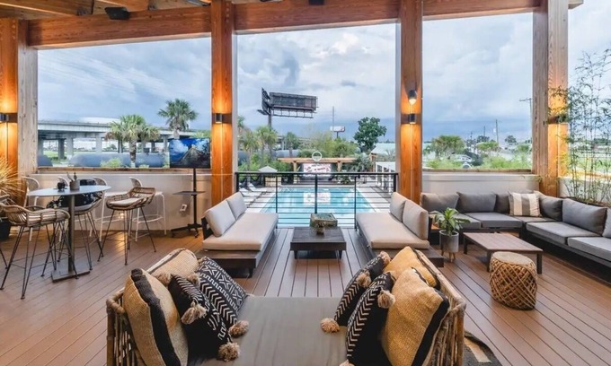 Ansonborough House | The George Street Inn