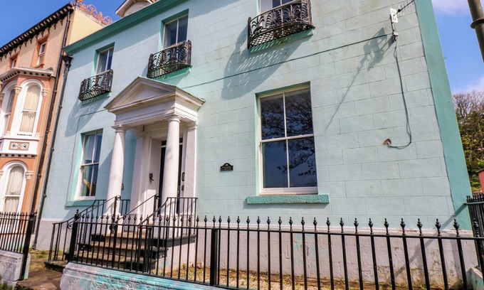 Whitehaven Cottage | THE GEORGIAN MANOR HOUSE, pet friendly, with open fire in Whitehaven