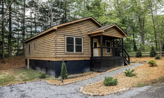 Black Mountain Cabin | The Gertie Cabin w/Hot Tub at Halfback Hollar Farm