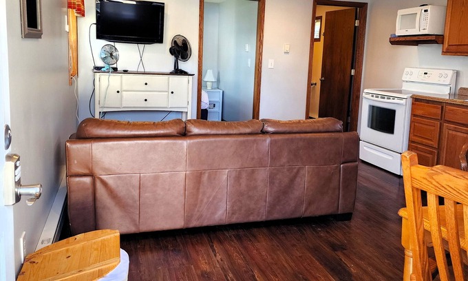 Coldwater House | The Getaway 1 bd/1 bath on the lake with beach, kayak and dock