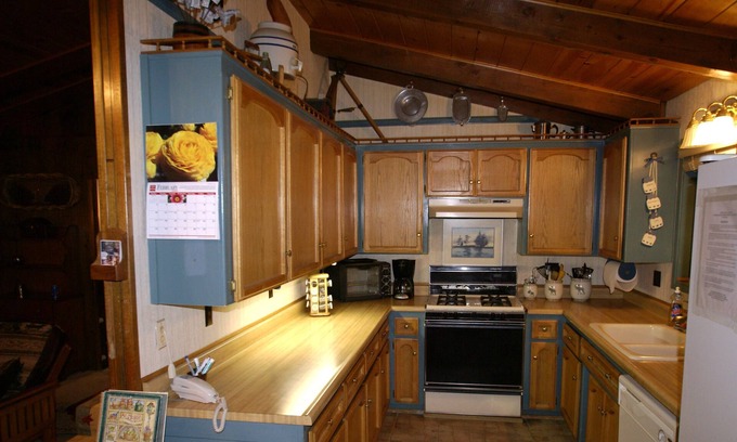 Wrightwood House | The Getaway Chalet - 3bd, 2ba, Spacious And Nicely Furnished Home Backs To Fores