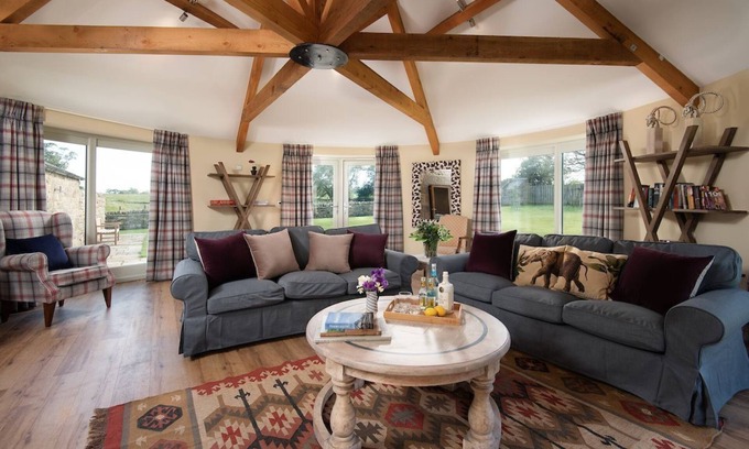 Matfen Cottage | THE GINGAN - dog friendly cottage sleeping 8 guests in 4 bedrooms