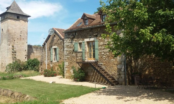 Ginals House | The gite of the Chateau de Pervinquieres