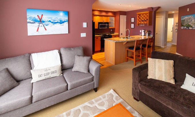 Big White Ski Resort Apartment | The Glade Escape | Ski-in/out Village Location | Private Hot Tub | Gas Fireplace
