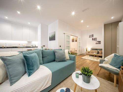 Imperial Apartment | The Glass Cube