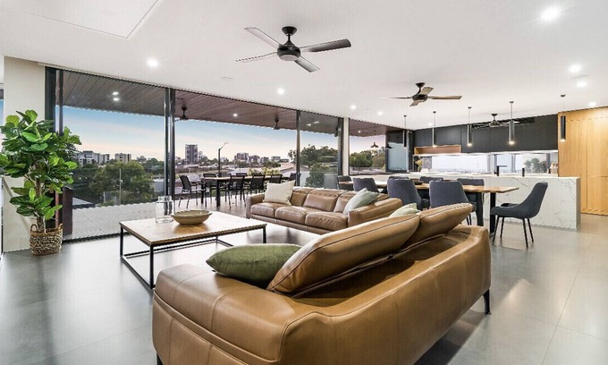 Darwin House | The Glass House