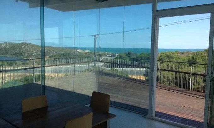Guilderton House | The Glass House Guilderton - The closest house to a river mouth in the WA