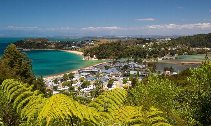 Kaiteriteri Cottage | The Glass House - Kaiteriteri Holiday Home