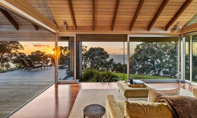 Taiharuru Villa | The Glasshouse