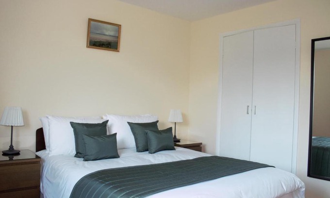Islay Island House | The Glebe, Am Fasgadh