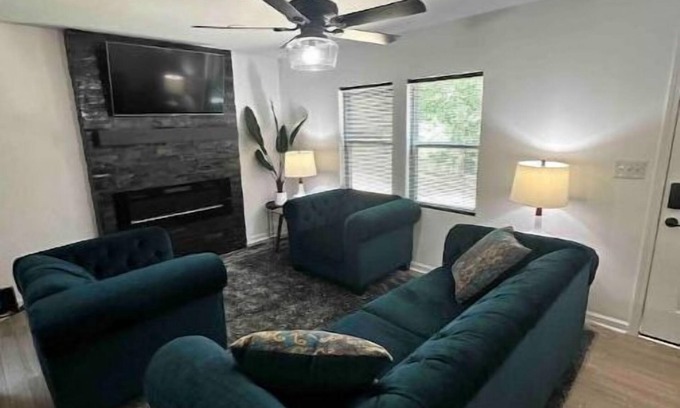 Cottondale House | The Glen Home