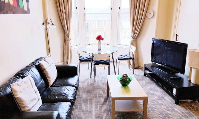 Port Glasgow Apartment | The 'Glen View Apartment' is a self-catering apartment at an attractive place.