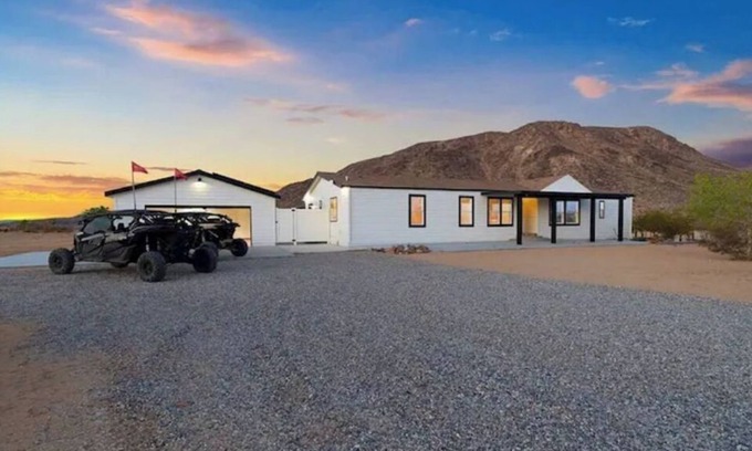 Landers House | The GOAT Desert Experience