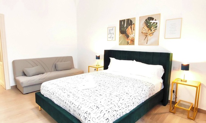 Salario Apartment | The Gold Apartment