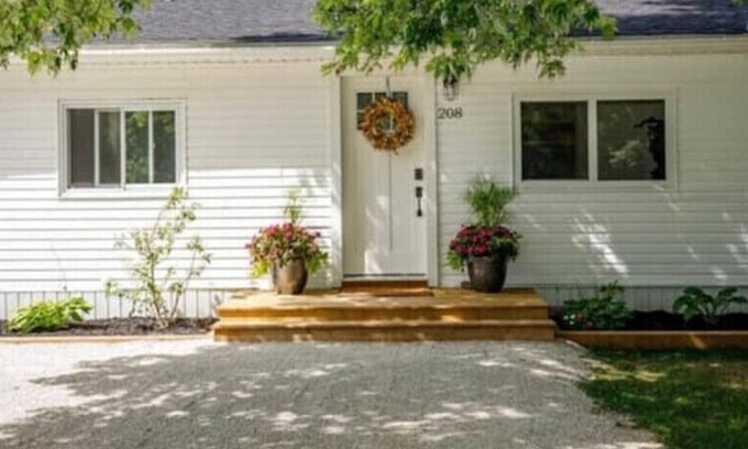 Flesherton Cottage | The Golden Getawayn