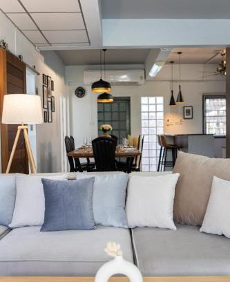 Lat Krabang House | The Golden Room Suvarnabhumi
