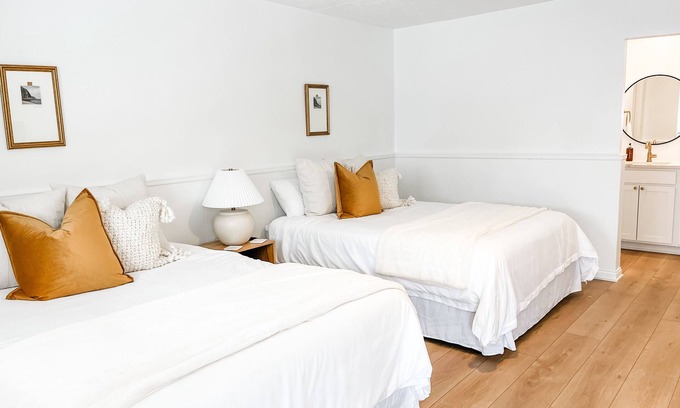 Whitehall Apartment | The Goldie Room - #21