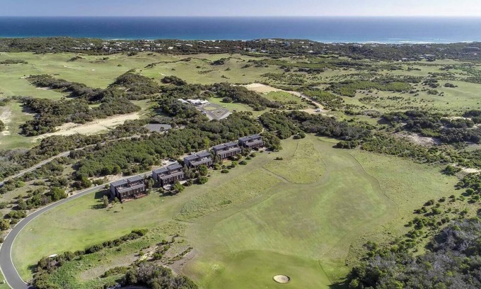 Fingal House | The Golf House @ St Andrews Beach Golf Club - perfect for golfers & non-golfers.