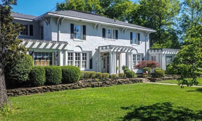 Paducah House | The Good Knight Inn BnB- Bedrm 4.5 bath Historic Mansion