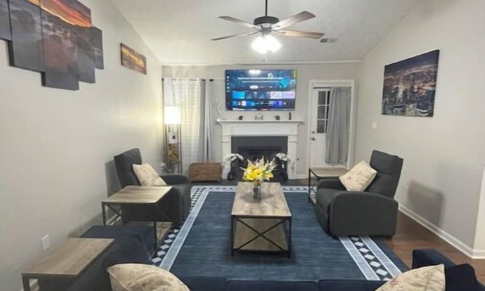Smyrna House | The Good Life Place in Atlanta