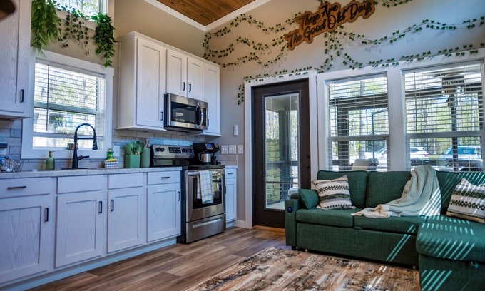 Tracy City Cabin | The Good Old Days at The Retreat at Deer Lick Falls Phase II
