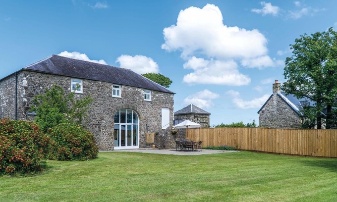 Llawhaden Cottage | The Granary - 3 Bed Barn Conversion - Llawhaden