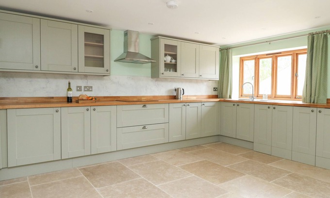 Burton Bradstock Cottage | The Granary, Burton Bradstock