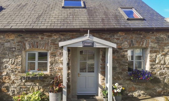 Rhosybol Cottage | THE GRANARY, family friendly, character holiday cottage in Dulas