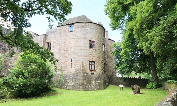 Saint Briavels Cottage | THE GRANARY, family friendly, with a garden in St Briavels