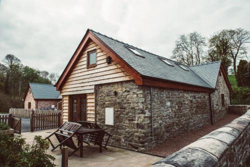 Montgomery House | The Granary
