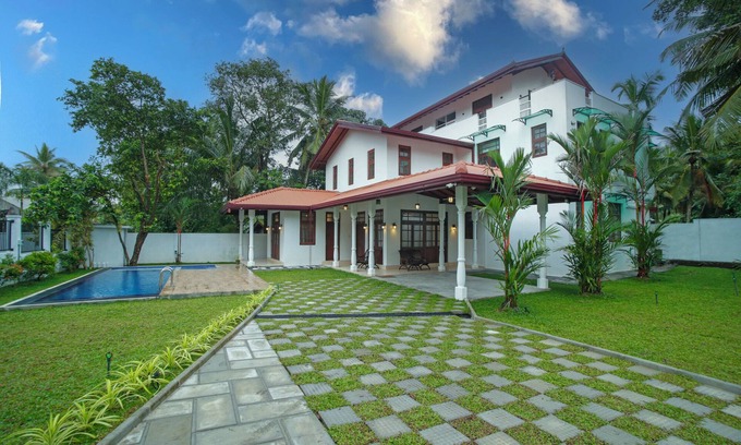 Pannipitiya House | The Grand Bliss, Kottawa, 3-bedroom villa with AC, WiFi, Private Pool, and Gym