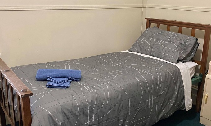 Mount Muirhead House | The Grand Hotel - Room 7