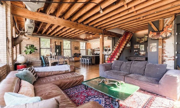 Logan Square House | The Grand Kimball Lodge, Logan Square, Sleeps 20