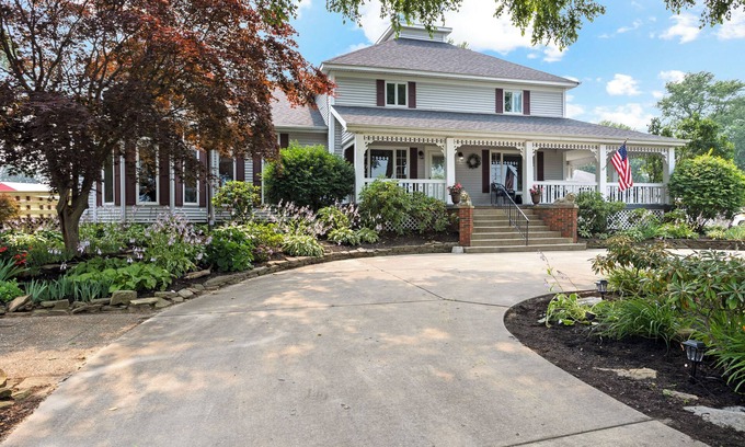 Huron House | The Grand Lodge with private pool - The Ultimate Retreat