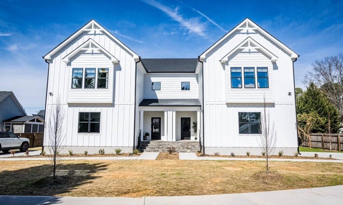 Apex Apartment | “The Grande” 8 BR/8BA Downtown Apex, 2 Game Rooms!