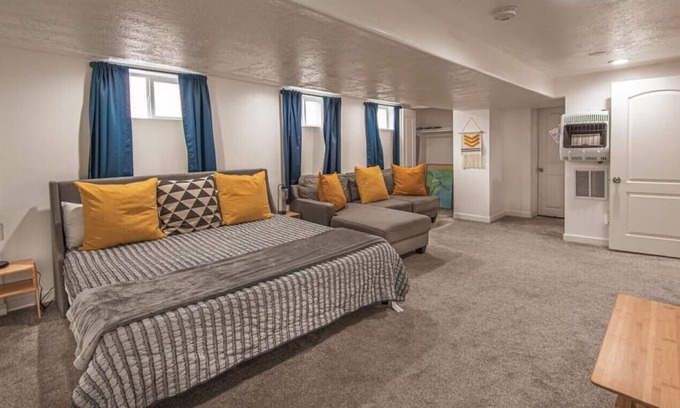Ogden Apartment | The Grant Unit - Little & Cozy!