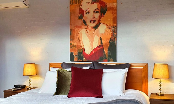 Gloucester Apartment | The Great Escape Lofts