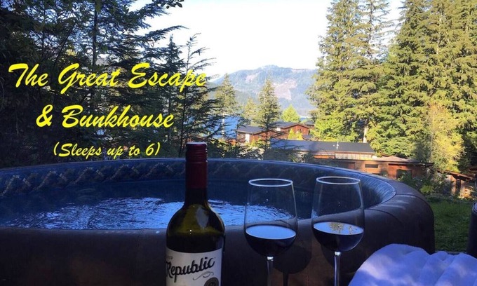Port Renfrew Cabin | The Great Escape - Port Renfrew - Cottage & Bunkhouse - secluded with Private Hot Tub