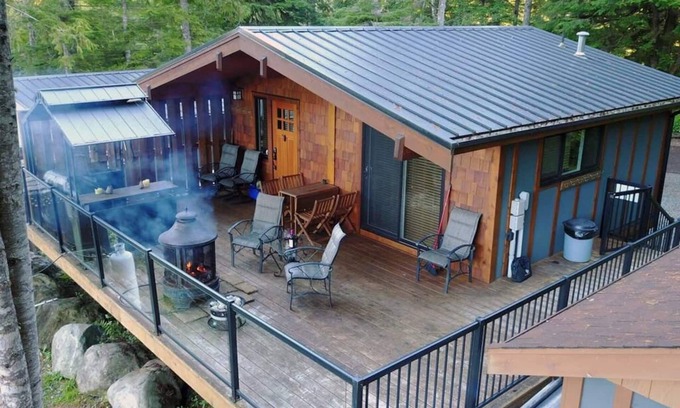 Port Renfrew Cabin | The Great Escape - Port Renfrew - Cottage - secluded with Private Hot Tub