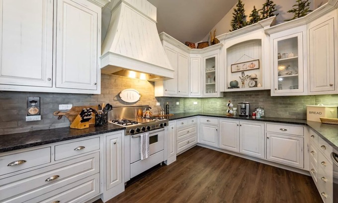 Dogwood Mountain Cabin | The Great Escape ~ Sunsets + Hot Tub Bliss