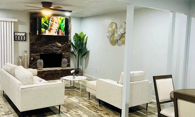 Tulsa House | The Great Experience in Tulsa with AC, WiFi & all the needed amenities.
