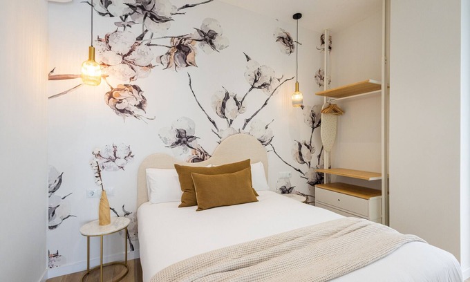 Nou Moles Apartment | The Green Apartment IV by Florit Flats