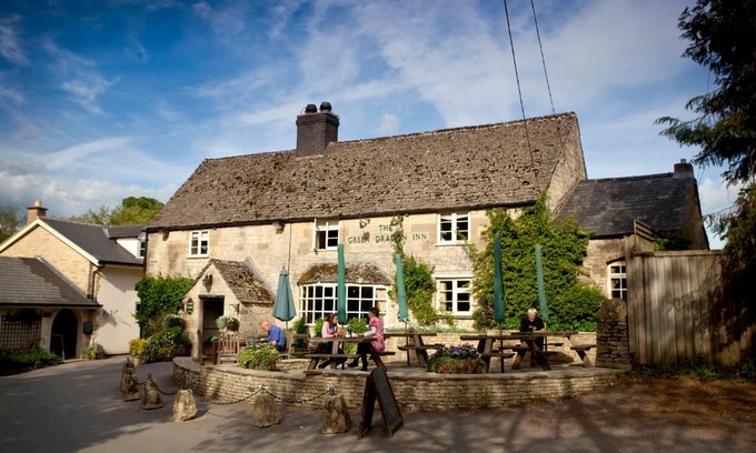 Cockleford Hotel | The Green Dragon Inn