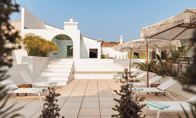 Alvito House | The Green House by Santiago de Alfama