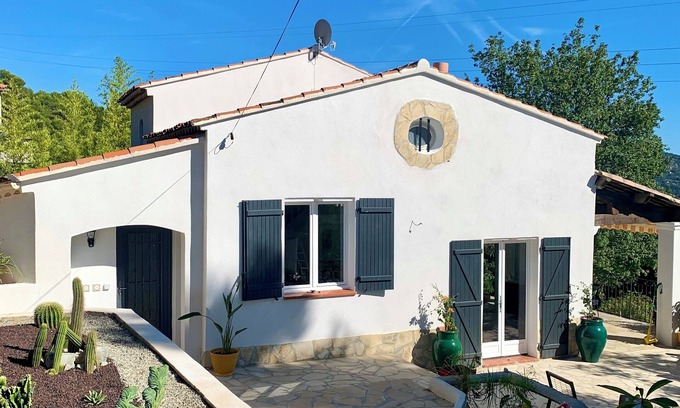 Tourrette-Levens House | The green oasis: breathtaking views, pool, privacy