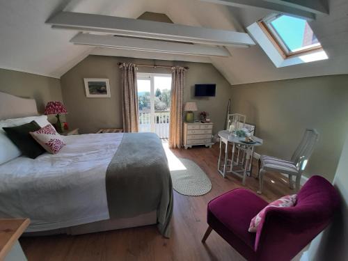 Rogate House | The Green Room