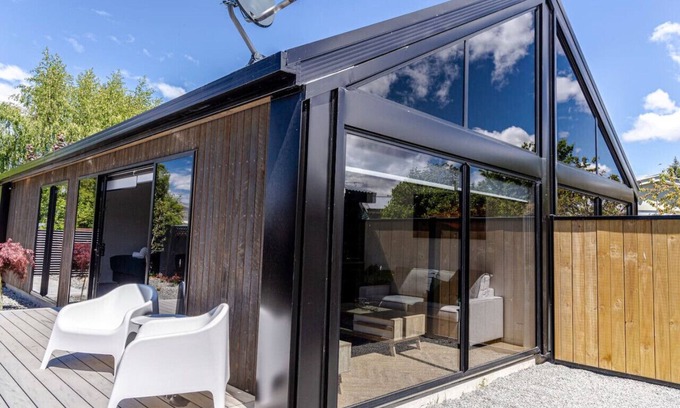 Twizel Apartment | The Green Room Maryburn Magic